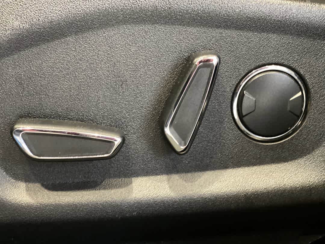 Thumbnail: 2016 Ford Explorer - 14