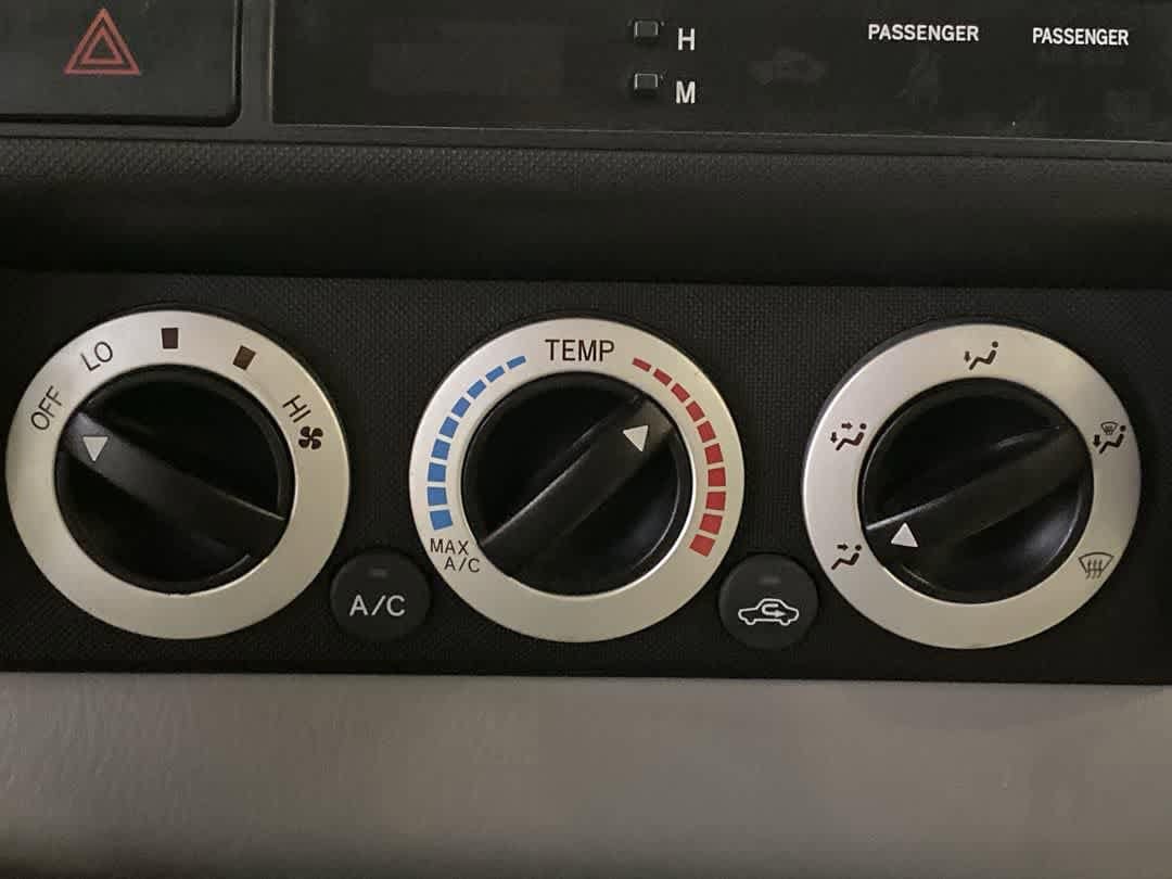 Thumbnail: 2009 Toyota Tacoma - 19