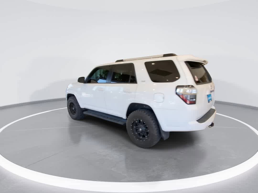 Thumbnail: 2019 Toyota 4Runner - 6