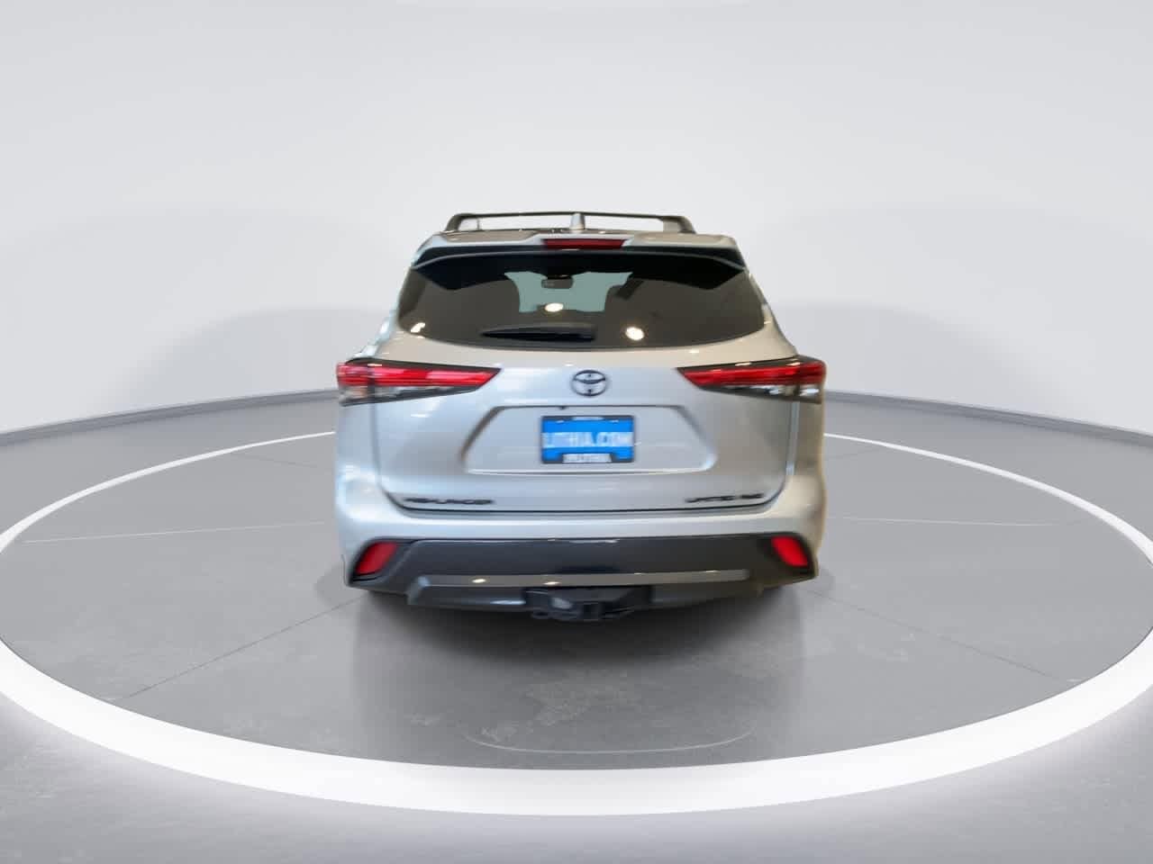 Thumbnail: 2022 Toyota Highlander - 7