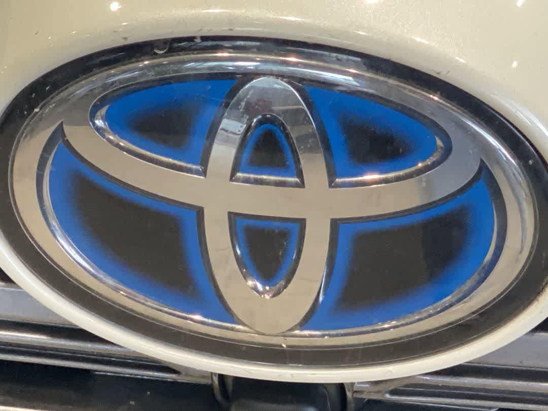 Thumbnail: 2021 Toyota RAV4 - 10