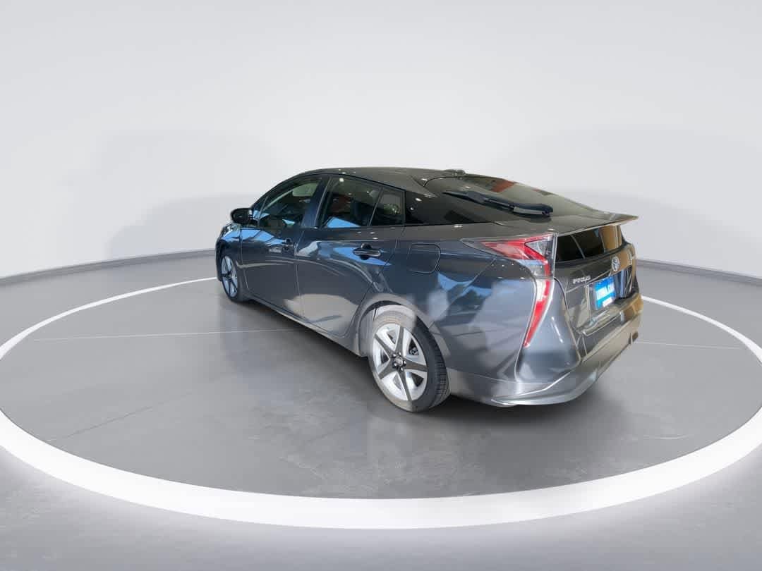 2016 Toyota Prius Three Touring 6