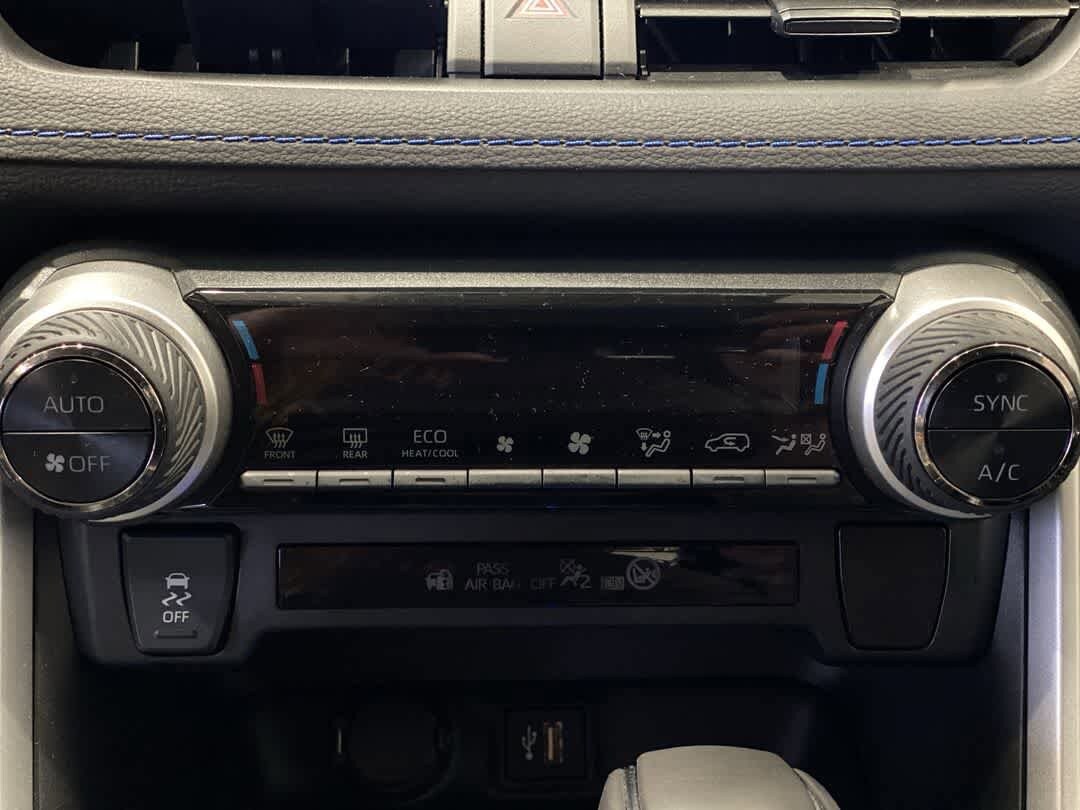 Thumbnail: 2023 Toyota RAV4 - 21