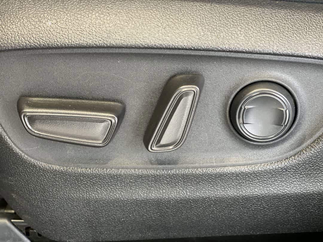 Thumbnail: 2021 Toyota Highlander - 15