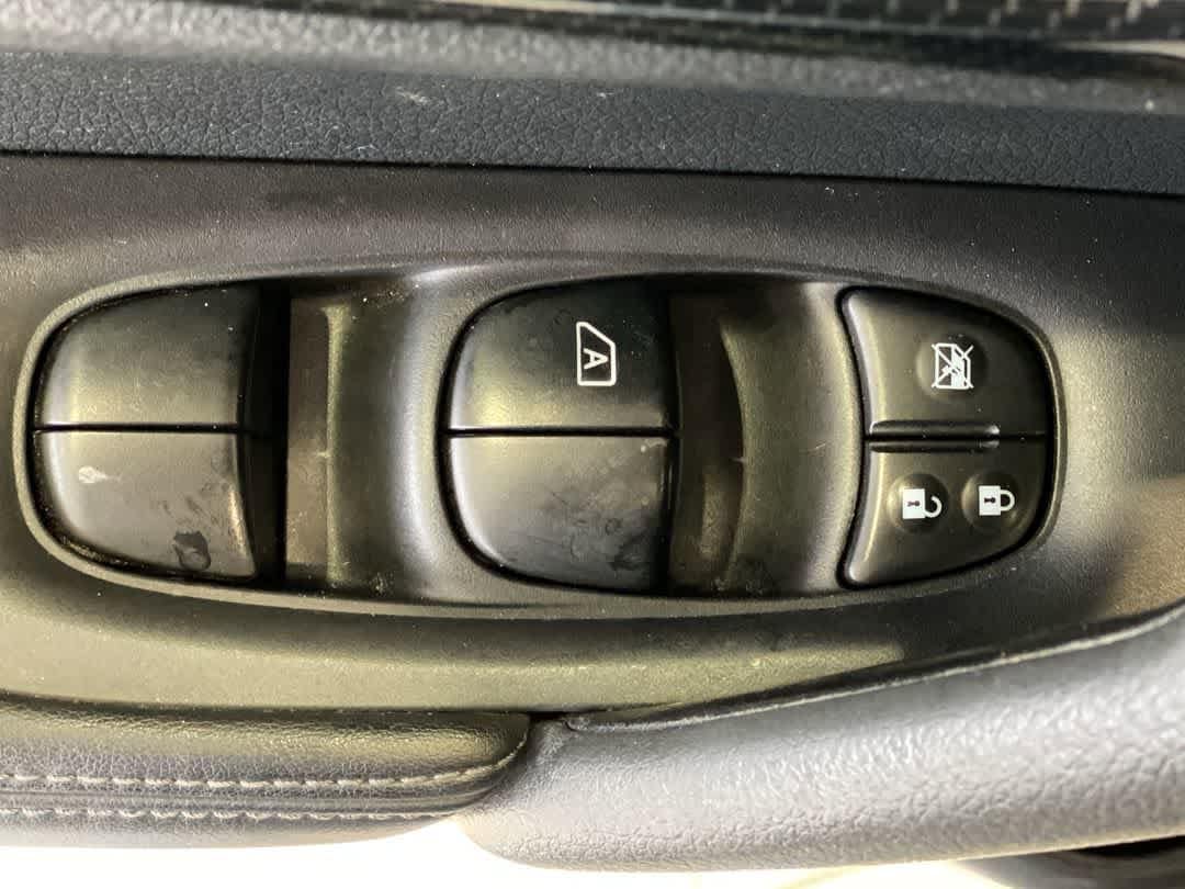 Thumbnail: 2017 Nissan Rogue - 16