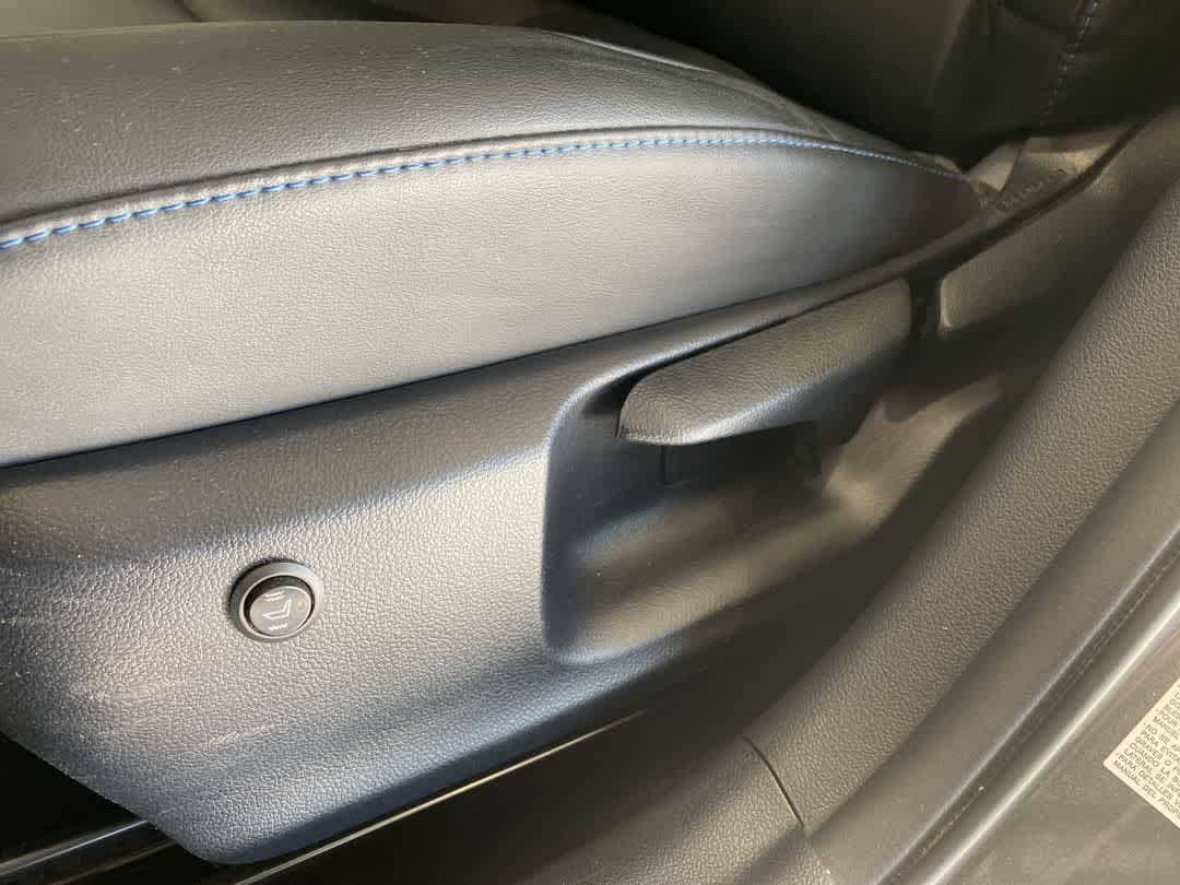 2016 Toyota Prius Three Touring 14