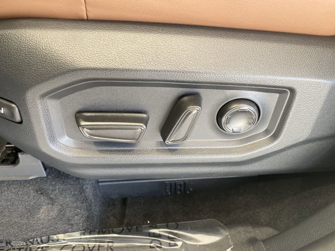 Thumbnail: 2025 Toyota Tundra - 14