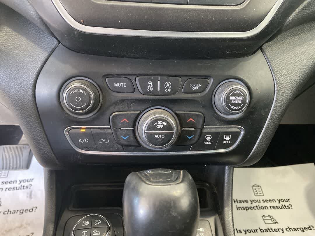 Thumbnail: 2019 Jeep Cherokee - 20