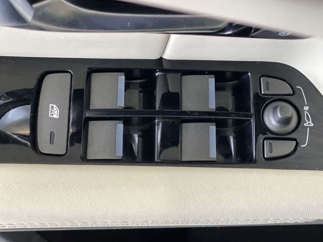 Thumbnail: 2016 Land Rover Range Rover Evoque - 16