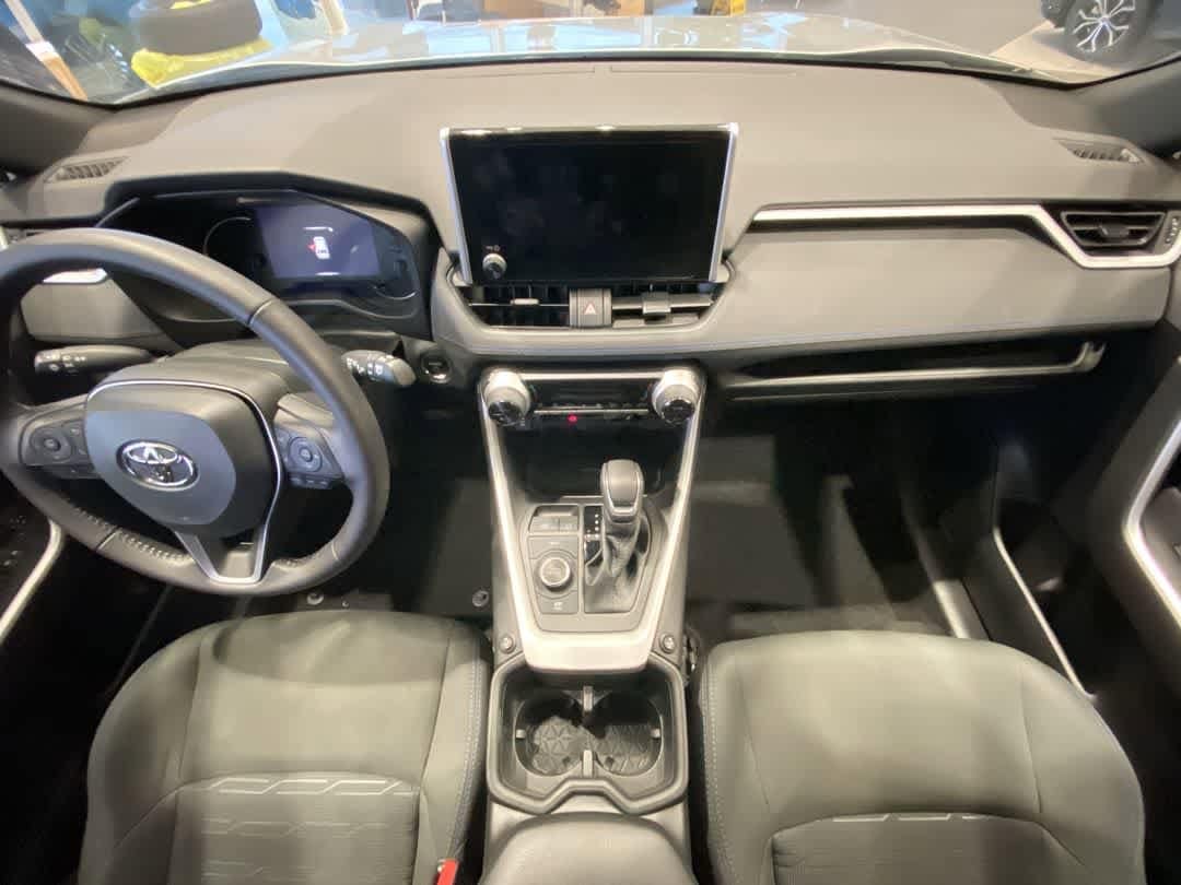 Thumbnail: 2023 Toyota RAV4 - 23