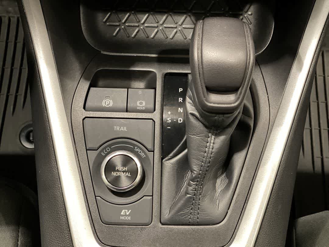 Thumbnail: 2021 Toyota RAV4 - 22