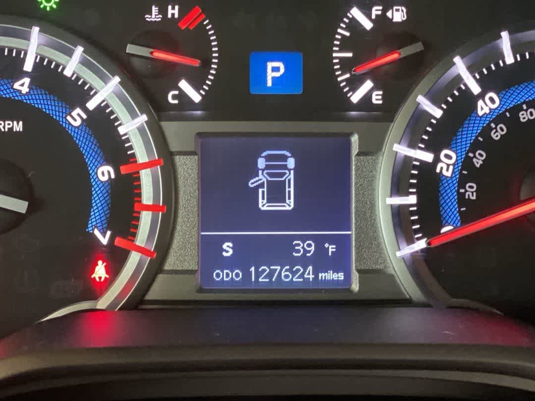 Thumbnail: 2014 Toyota 4Runner - 17