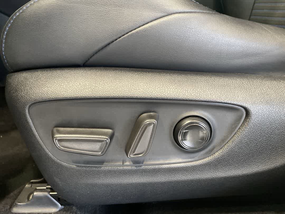 Thumbnail: 2022 Toyota RAV4 - 12