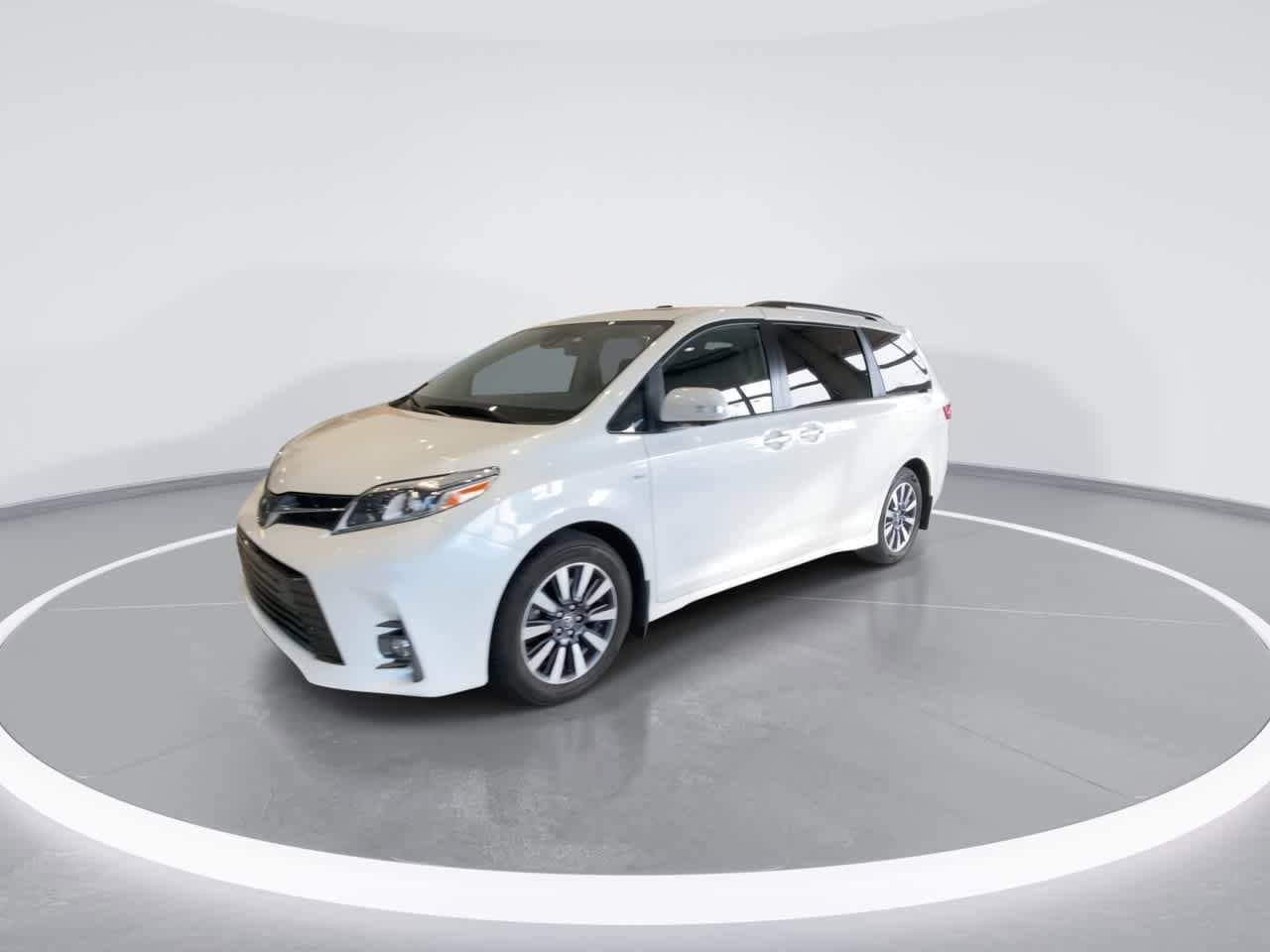 Thumbnail: 2020 Toyota Sienna - 4