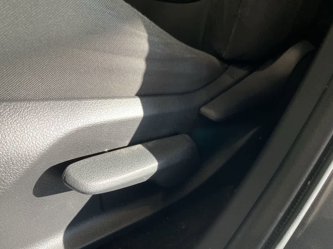 Thumbnail: 2019 Toyota RAV4 - 14