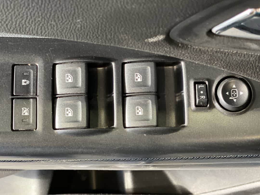 Thumbnail: 2018 Chevrolet Colorado - 16