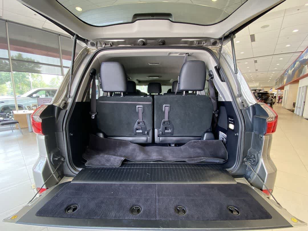 2017 Lexus LX 570 - Photo 26