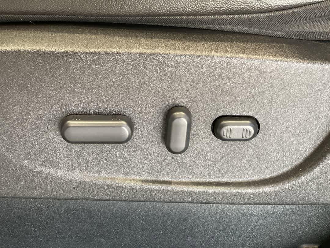 Thumbnail: 2015 Ford Escape - 15