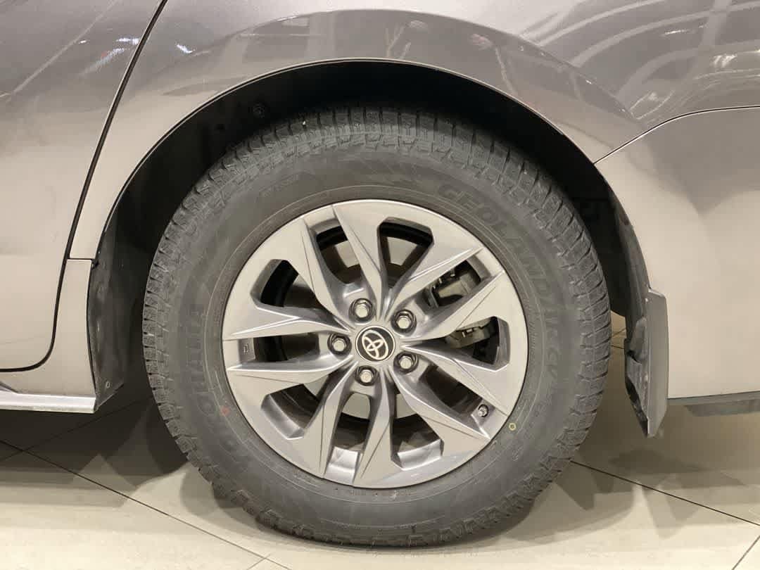 Thumbnail: 2024 Toyota Sienna - 13