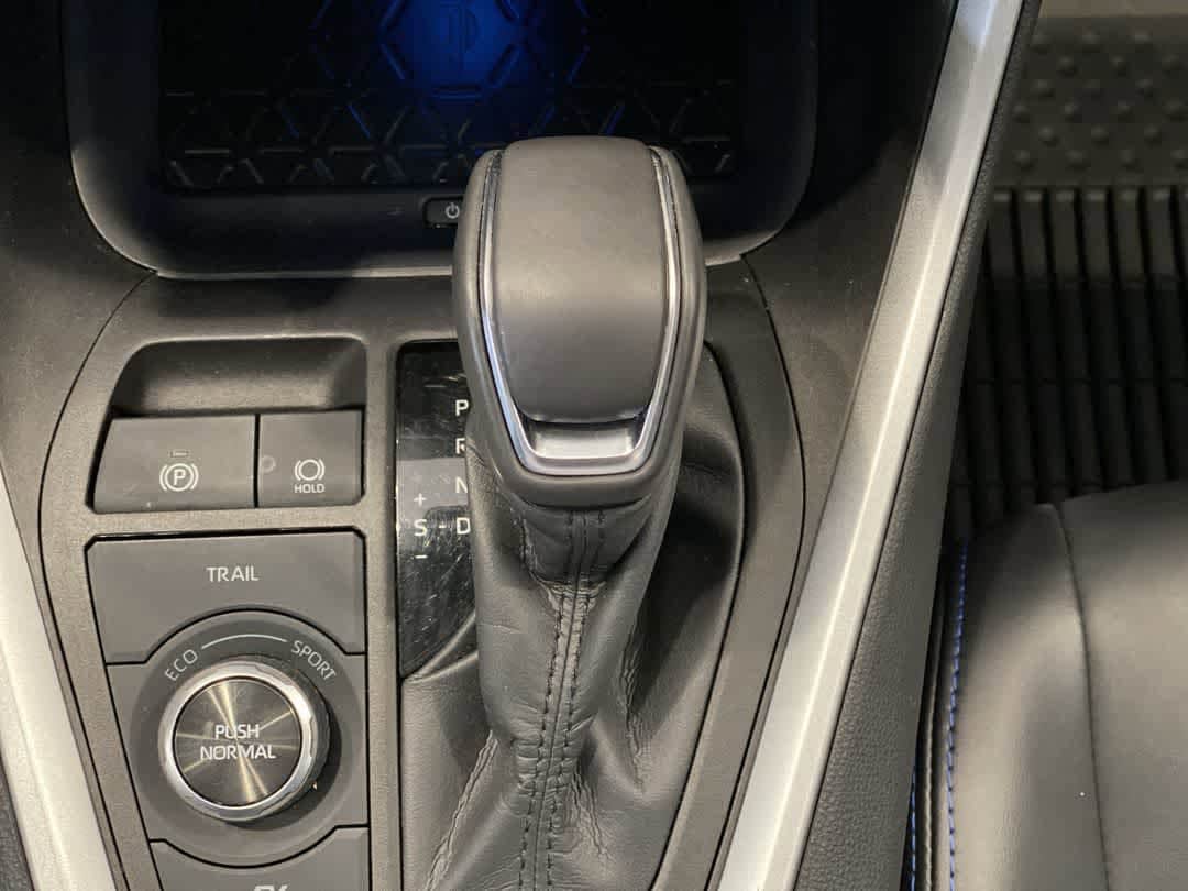 Thumbnail: 2022 Toyota RAV4 - 23