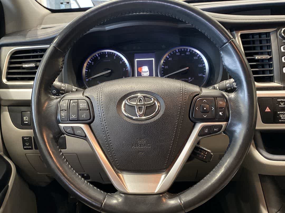 Thumbnail: 2018 Toyota Highlander - 18