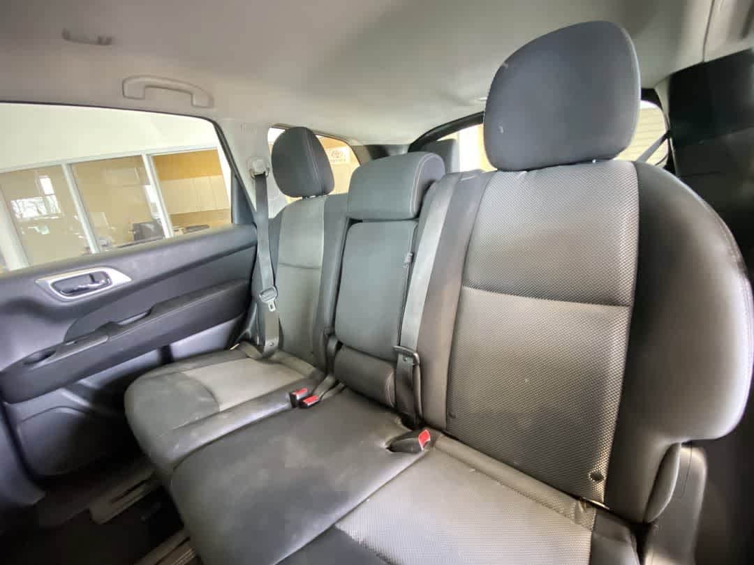 Thumbnail: 2017 Nissan Pathfinder - 24