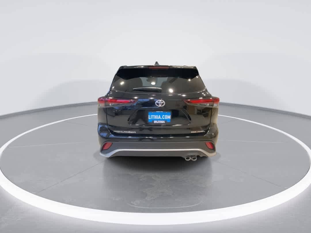 Thumbnail: 2025 Toyota Highlander - 7