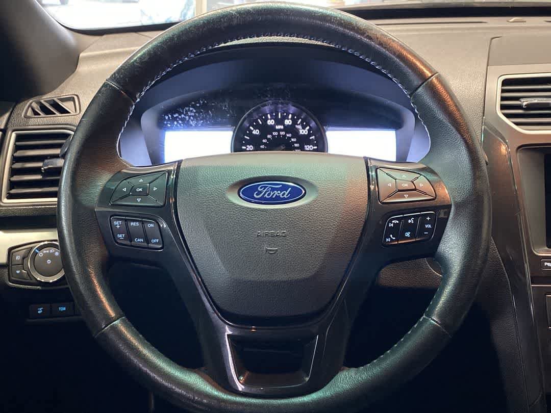 Thumbnail: 2016 Ford Explorer - 17