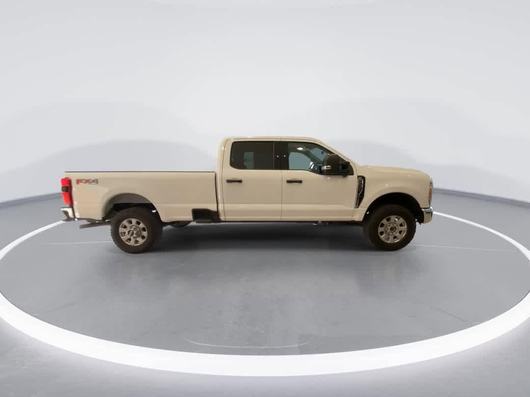 Thumbnail: 2023 Ford F-350 - 9