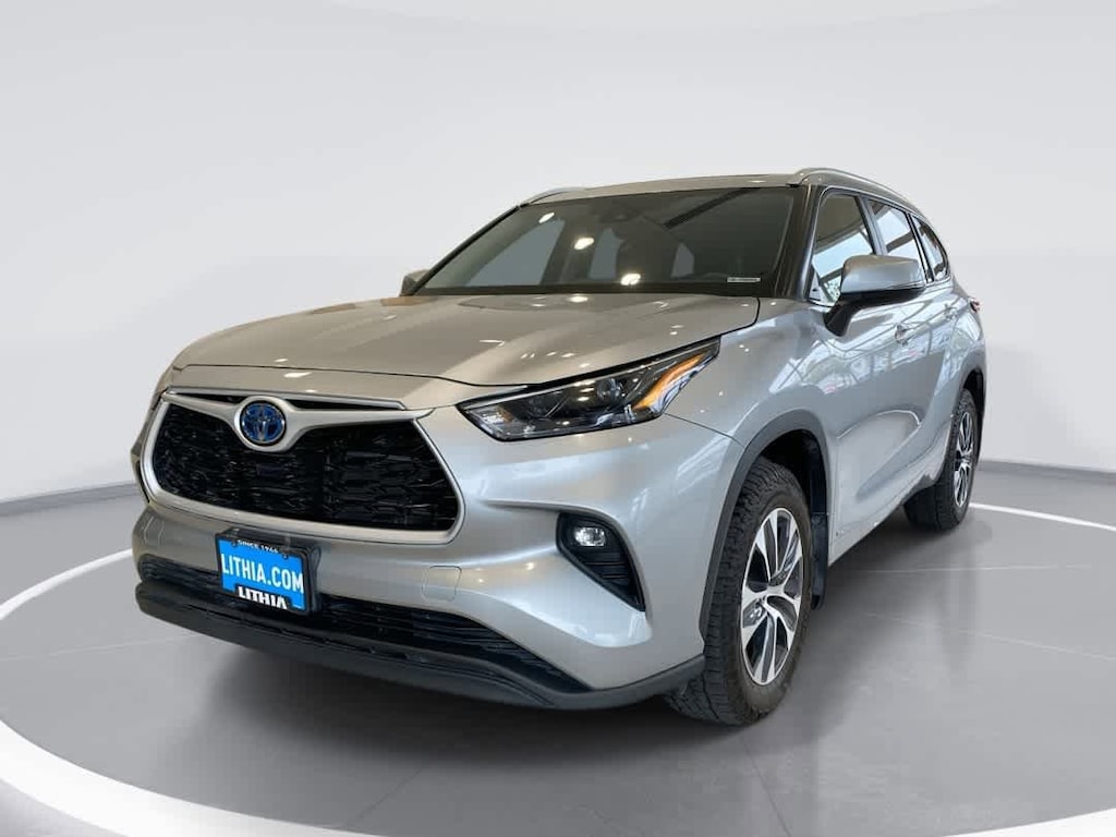 Used 2024 Toyota Highlander Hybrid XLE SUV