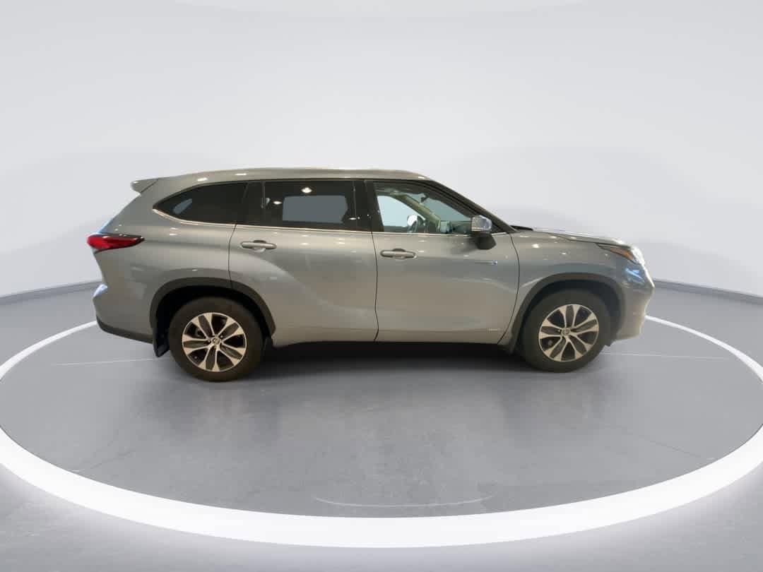 Thumbnail: 2021 Toyota Highlander - 9