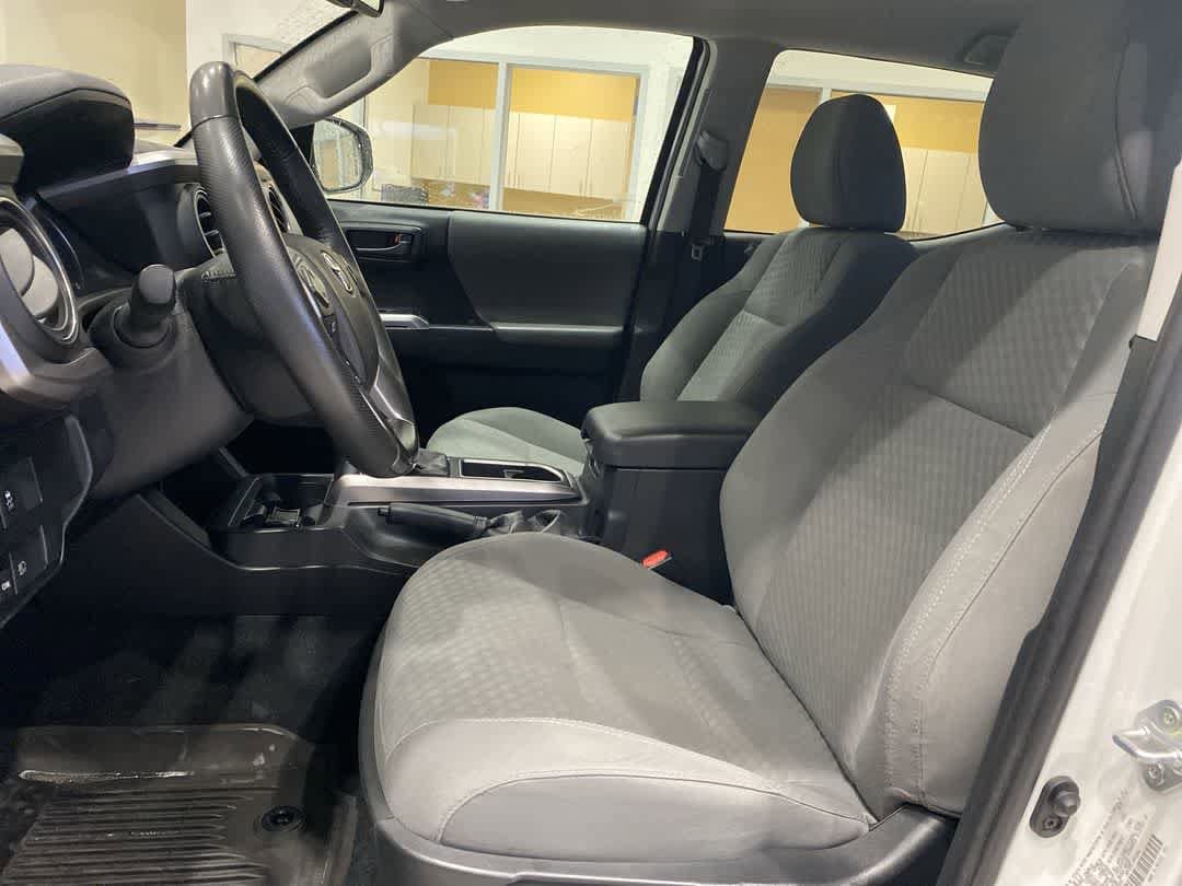 Thumbnail: 2022 Toyota Tacoma - 11