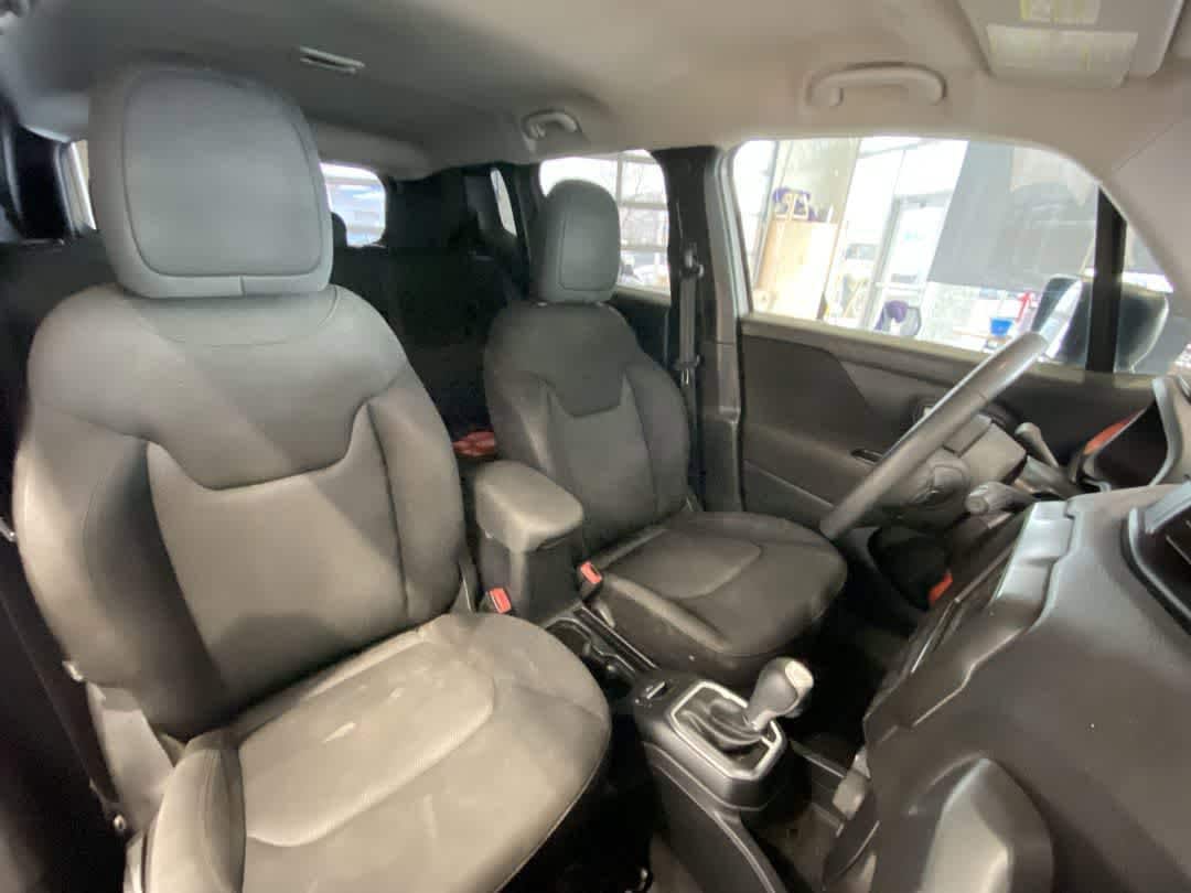 Thumbnail: 2018 Jeep Renegade - 27