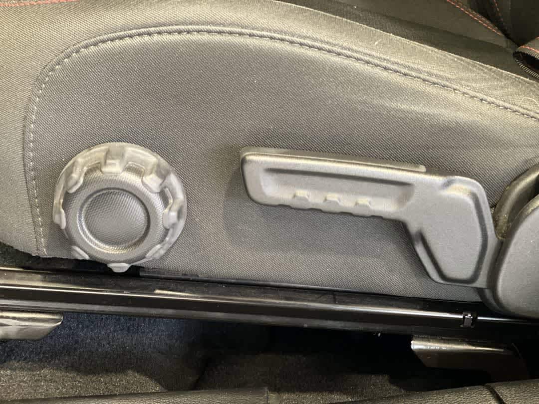 Thumbnail: 2018 Jeep Wrangler - 14