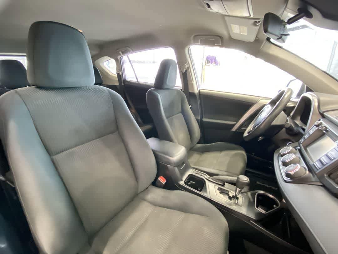 Thumbnail: 2018 Toyota RAV4 - 26