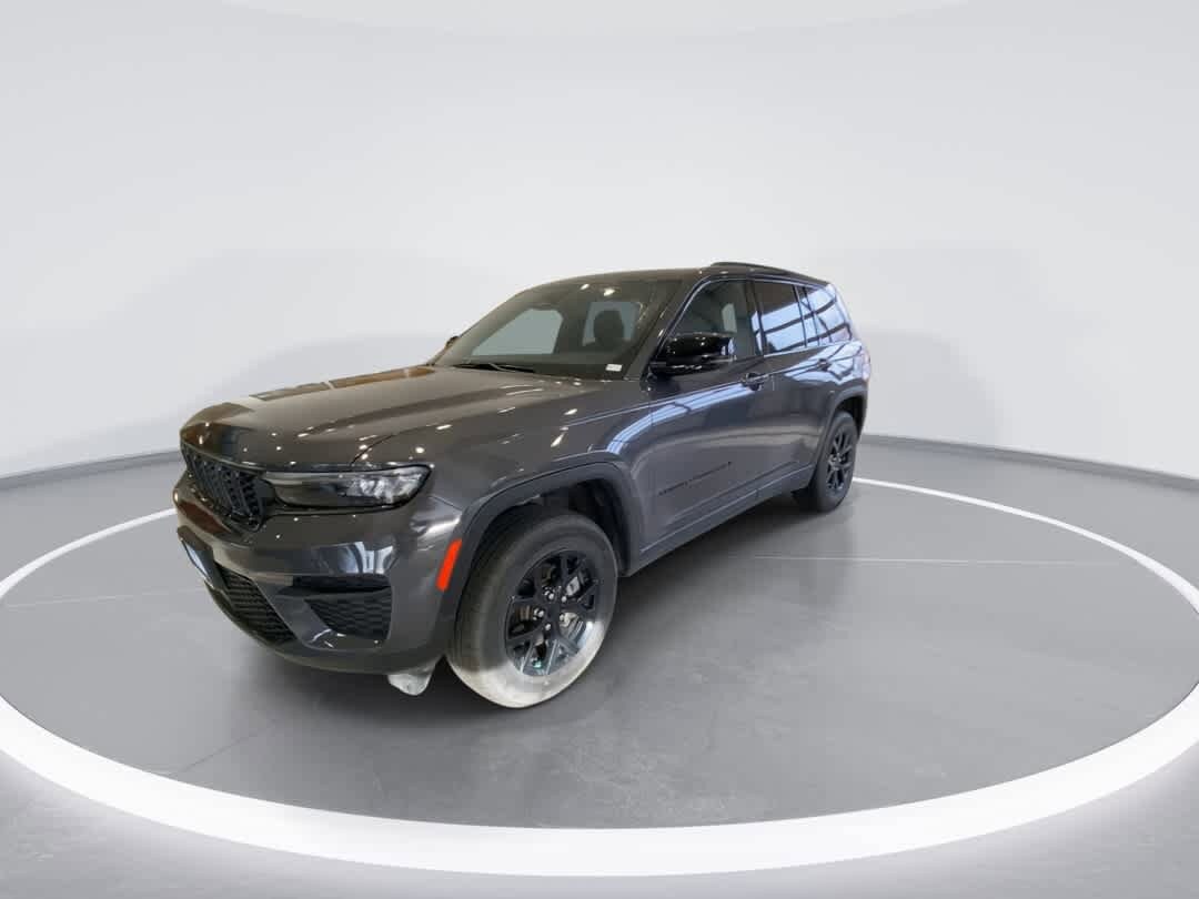 2024 Jeep Grand Cherokee Laredo photo 4