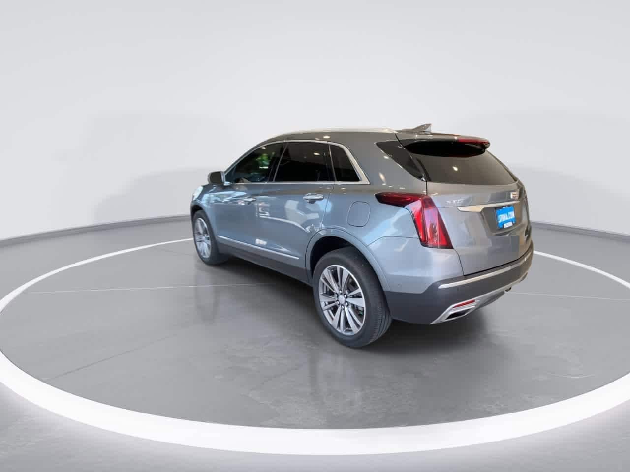 Thumbnail: 2020 Cadillac XT5 - 6