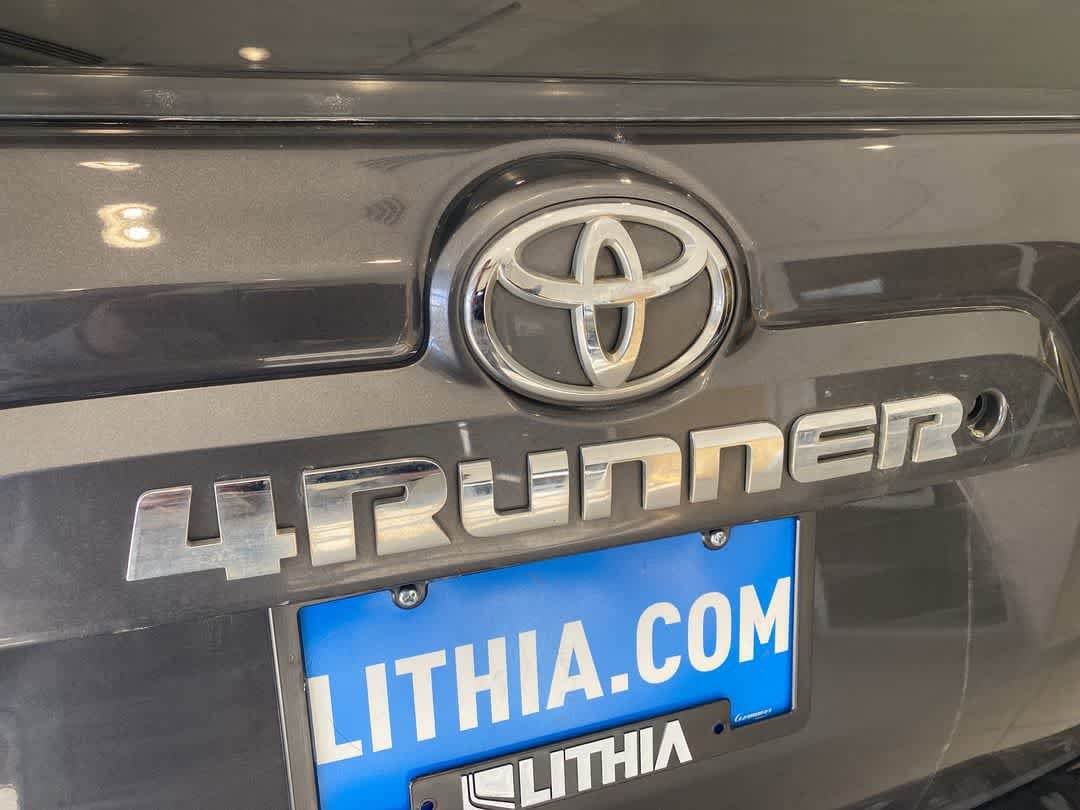Thumbnail: 2015 Toyota 4Runner - 11