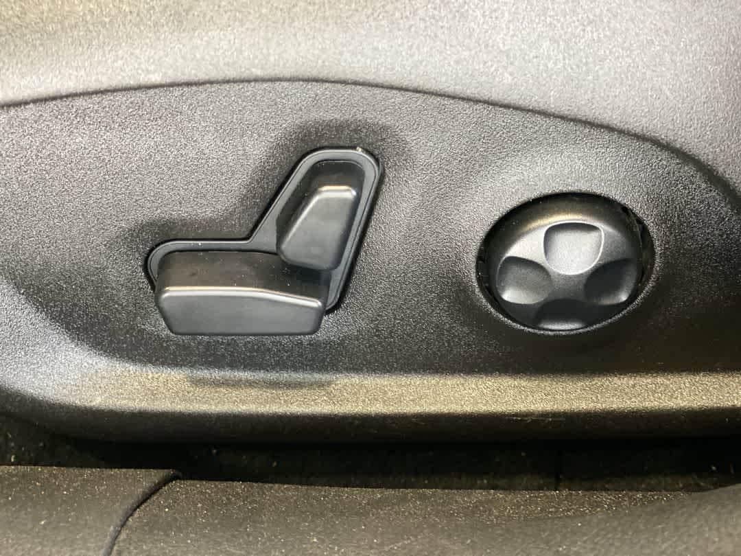 Thumbnail: 2020 Jeep Renegade - 15