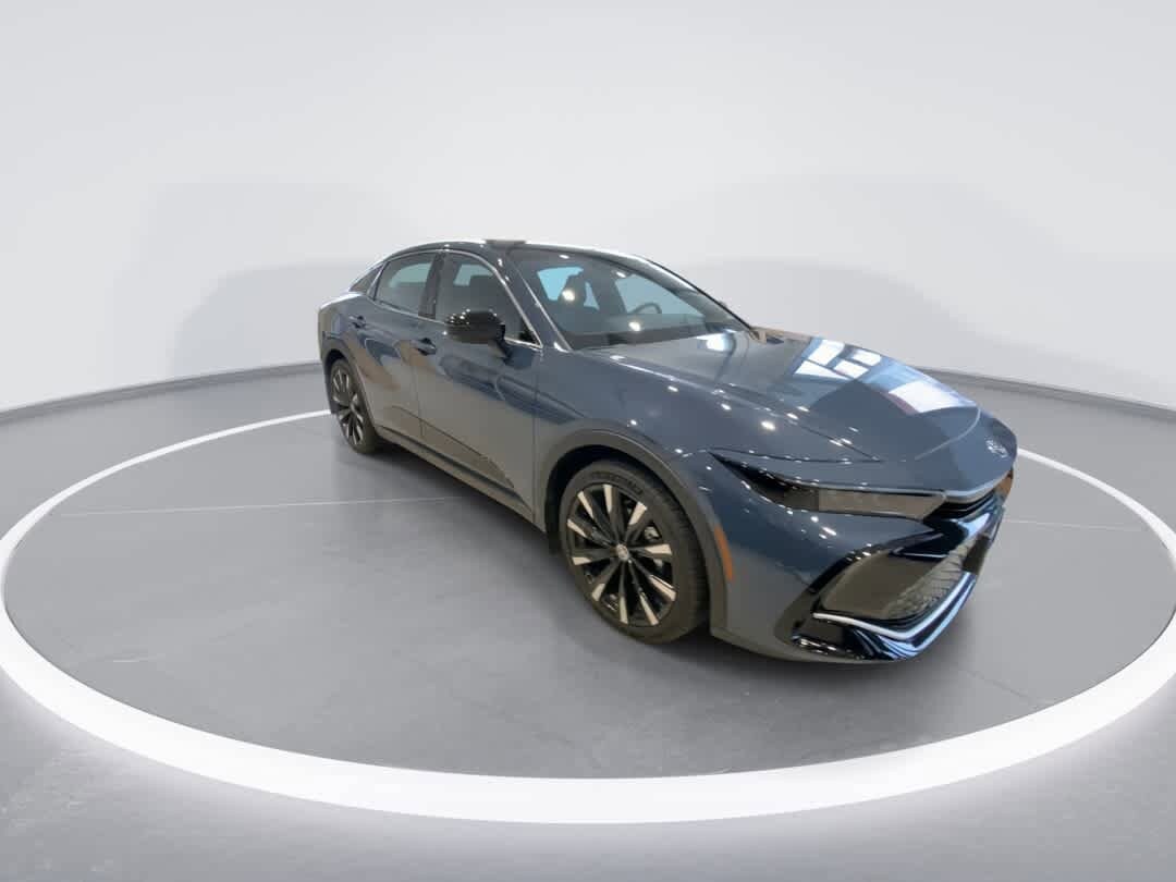 2026 Toyota Crown Platinum photo 2