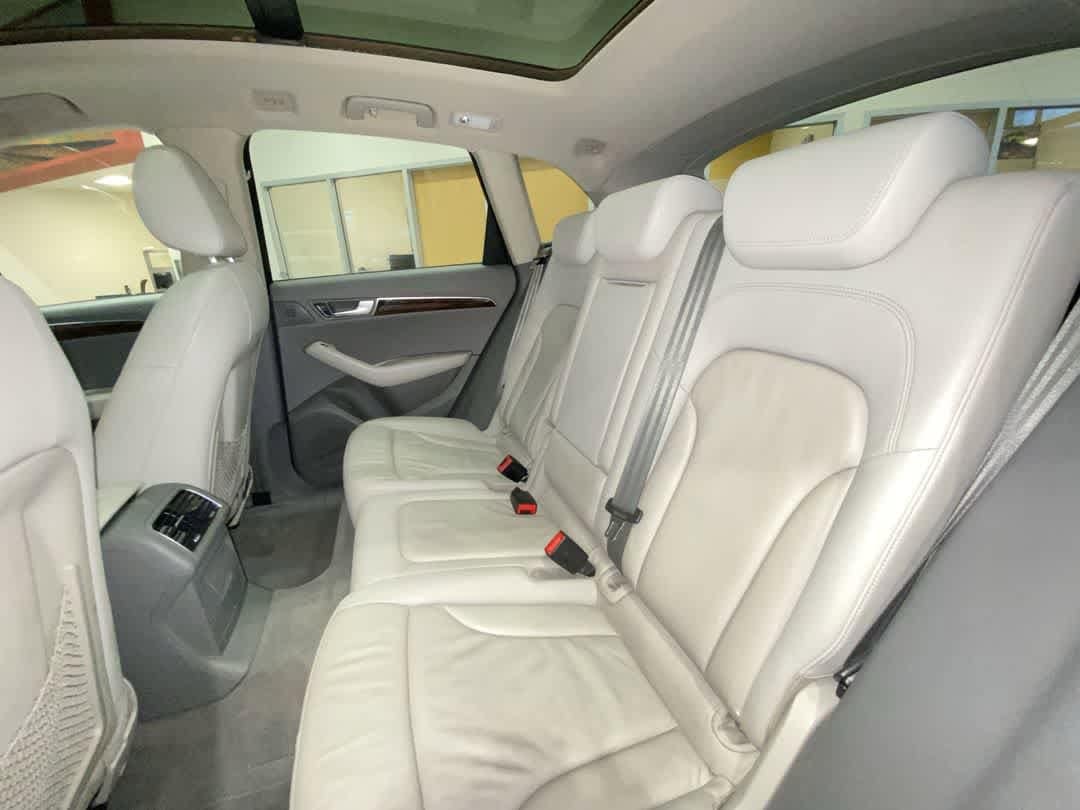 Thumbnail: 2010 Audi Q5 - 25