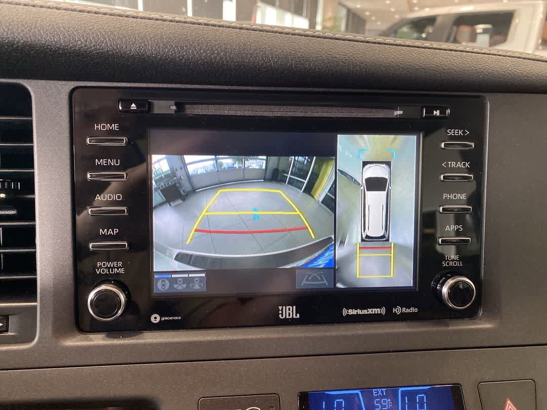 Thumbnail: 2020 Toyota Sienna - 20