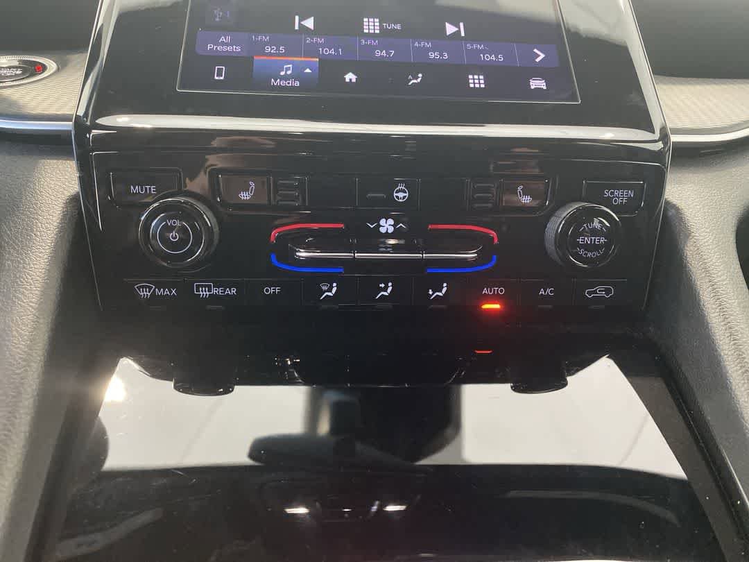 Thumbnail: 2024 Jeep Grand Cherokee L - 21