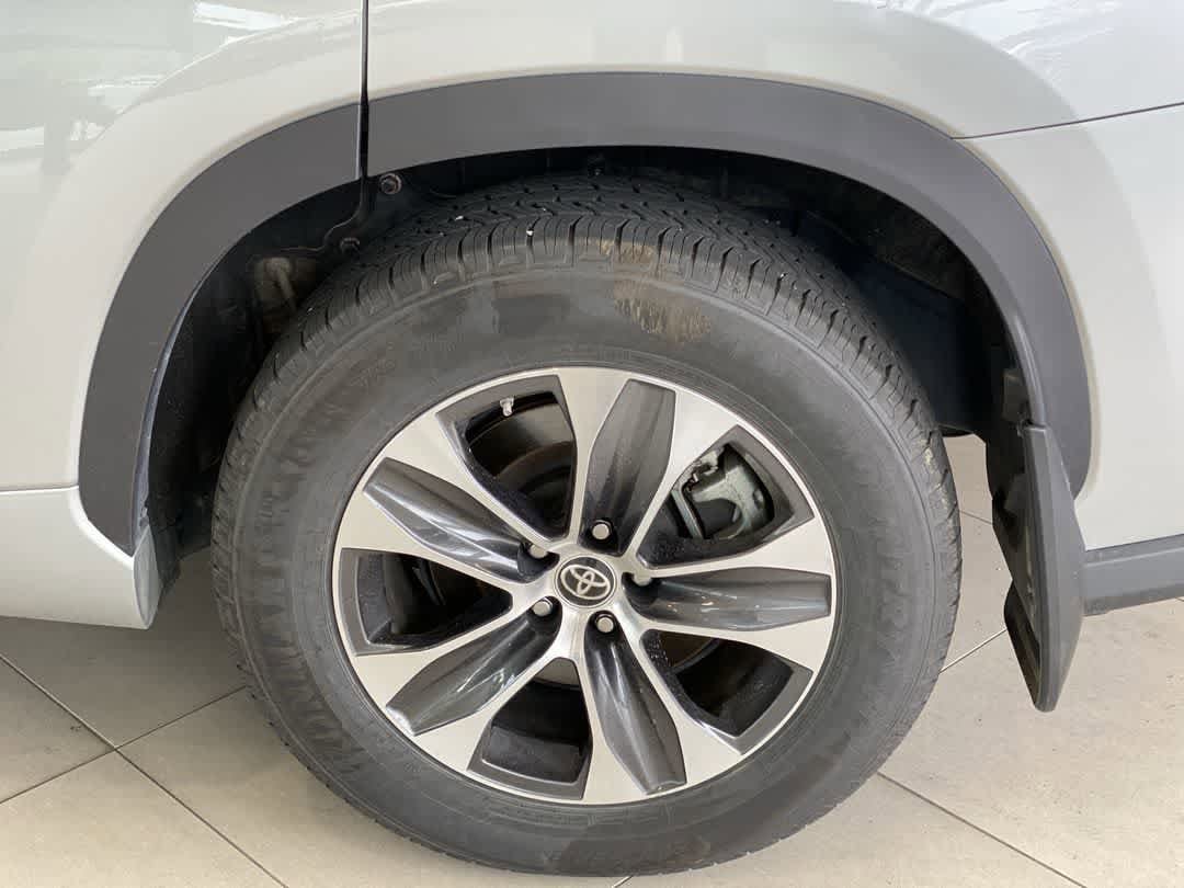 Thumbnail: 2021 Toyota Highlander - 13