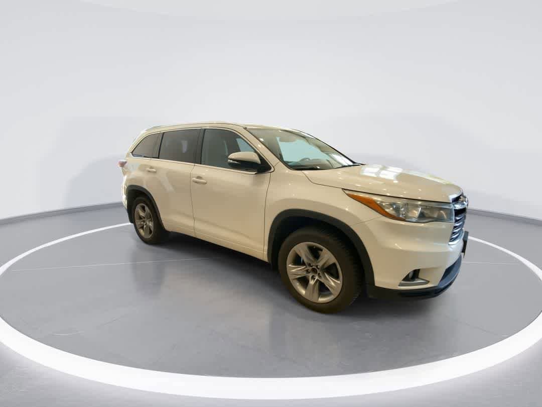 Thumbnail: 2015 Toyota Highlander - 2