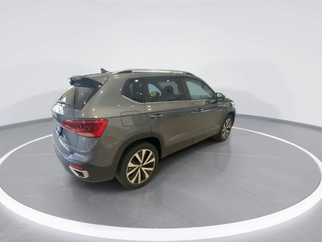 Thumbnail: 2022 Volkswagen Taos - 8