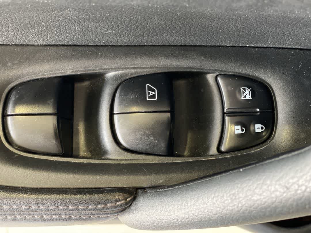 Thumbnail: 2020 Nissan Rogue - 16