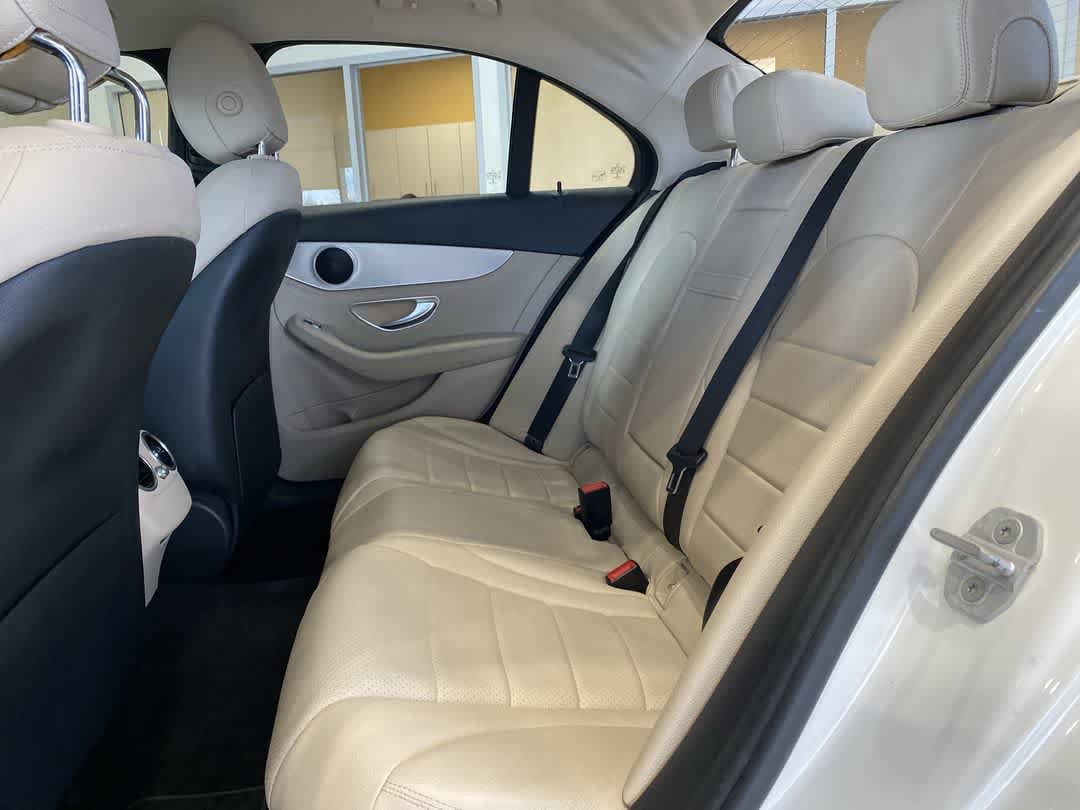 Thumbnail: 2015 Mercedes-Benz C-Class - 21