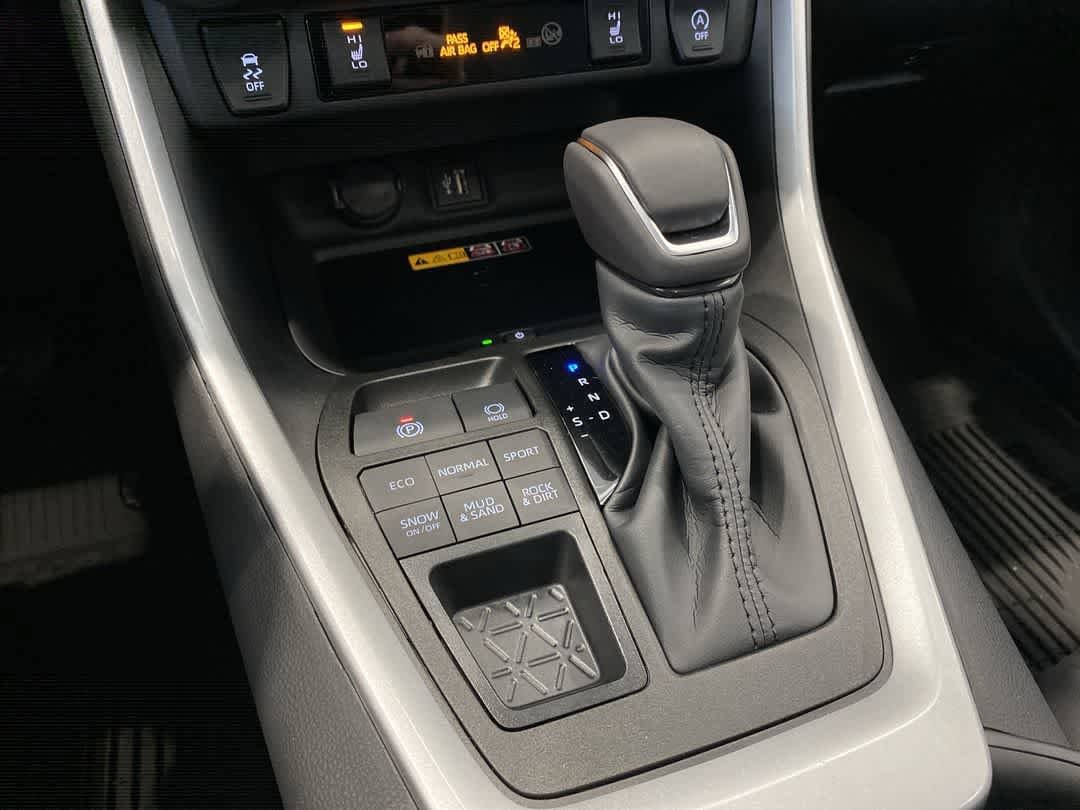 Thumbnail: 2025 Toyota RAV4 - 19