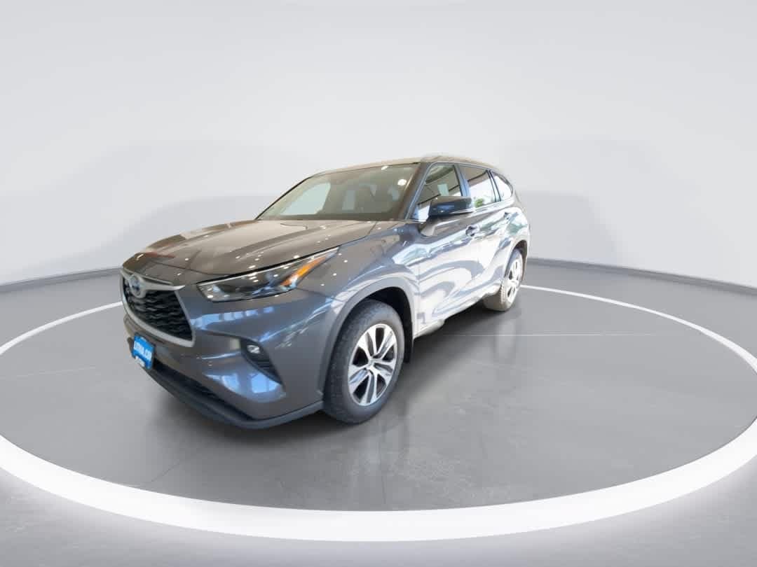 Thumbnail: 2023 Toyota Highlander - 4